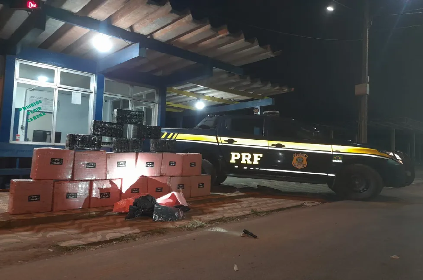 PRF apreende carga de quase 500 kg de cocaína em Alto Garças