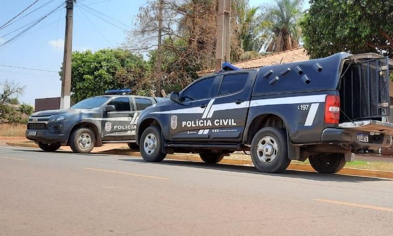 Criminosos cortam energia, invadem chácara em Cuiabá e agridem família durante assalto; um é preso em flagrante