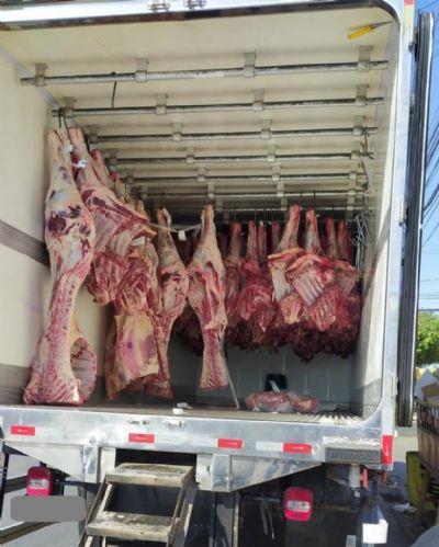 PREJUÍZO DE R$ 30 MIL: Dono de açougue e funcionários de distribuidora são presos pela Polícia Civil por furto de carga de carne