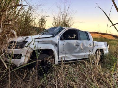 TRECHO SEM ASFALTO Morador de Confresa (MT) fica ferido após caminhonete capotar na BR-158 ao tentar desviar de capivaras