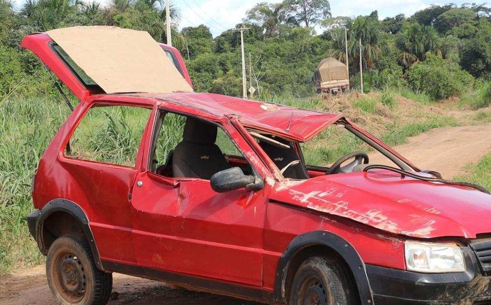 Acidente de carro acontece na saída da cidade de Querência-MT