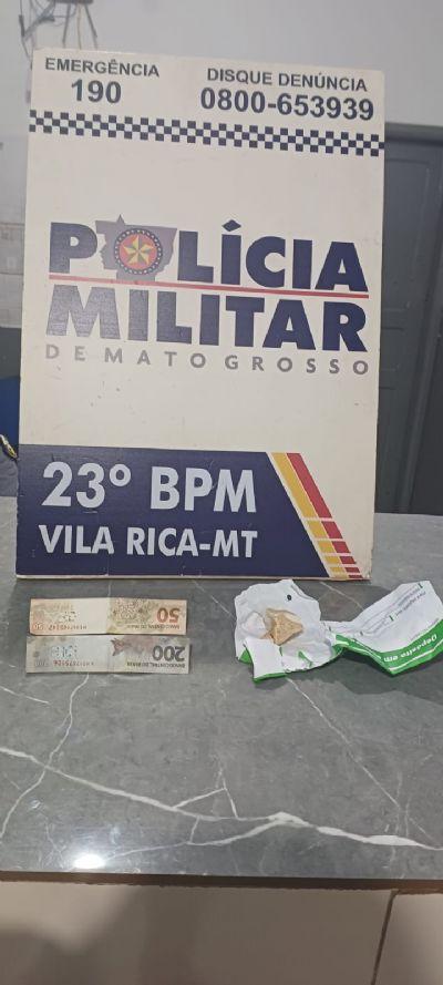 Polícia Militar prende suspeito de tráfico que jogou pedra de crack no chão antes de ser abordado em Vila Rica