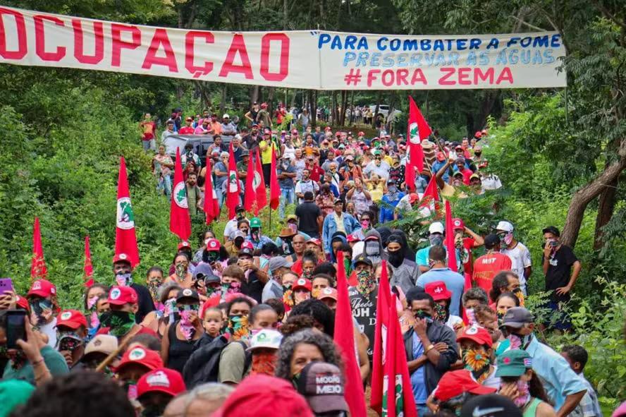 Câmara aprova projeto anti-MST que impede invasores de receber benefícios do governo federal