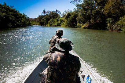 PM e SEMA apreendem armas de fogo durante fiscalizações fluviais em Porto Alegre do Norte