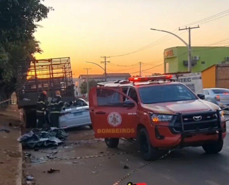 Jovem morre ao bater na traseira de caminhão parado em avenida em Canarana (MT)