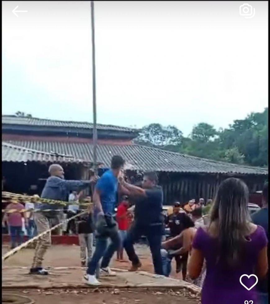 VÍDEO: pancadaria durante festa em Nova Xavantina (MT) devido à críticas ao atual prefeito